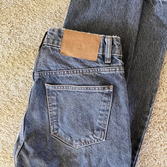 Zara Mom Jeans - Picture 2 of 4